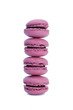 macarons parfum cassis sur fond blanc