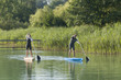 junges Paar beim Wassersport