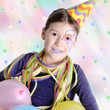 Mädchen feiert Geburtstag
