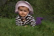 Baby im Garten