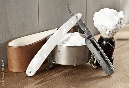 Photo: Vintage shaving kit Vintage shaving kit