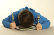 Kleiner Junge mag sein Essen nicht