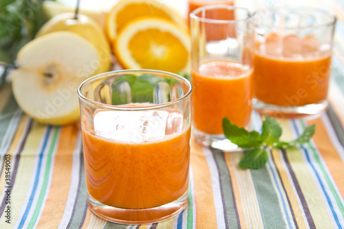 Photo: Pear,carrot and orange smoothie Pear,carrot and orange smoothie