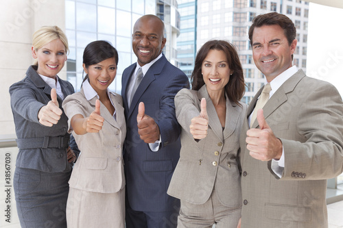 Foto: Interracial Men & Women Business Team Thumbs Up Interracial Men & Women Business Team Thumbs Up