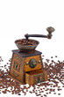Kaffee. Kaffeebohnen und Kaffeemühle