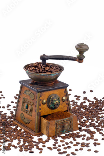 Photo: Kaffee. Kaffeebohnen und Kaffeemühle Kaffee. Kaffeebohnen und Kaffeemühle