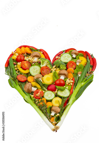 Photo: Ein Herz aus Gemüse. Gesunde Ernährung Ein Herz aus Gemüse. Gesunde Ernährung
