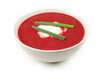 Suppe aus roter Bete in weißer Schale