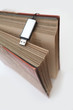Clef USB sur livre ancien