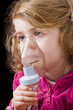 Photo: Bambina con aerosol Bambina con aerosol