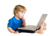 Kind mit Laptop