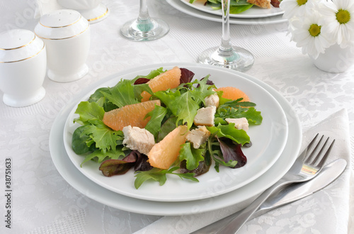 Photo: Salad of fresh salad mix with chicken and grapefruit Salad of fresh salad mix with chicken and grapefruit