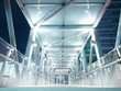 Foto: Bright elevated walkway Bright elevated walkway