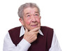 Senior denkt angestrengt nach