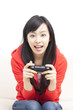 ビデオゲームをする女性