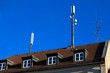 Foto: Mobilfunkantennen auf Hausdach Mobilfunkantennen auf Hausdach