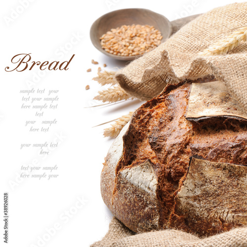 Foto: Freshly baked traditional bread Freshly baked traditional bread