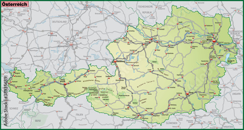 Vector: Landkarte von Österreich mit Verkehrsnetz in gruen Landkarte von Österreich mit Verkehrsnetz in gruen