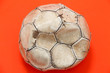 Alter, Fussball aus Leder