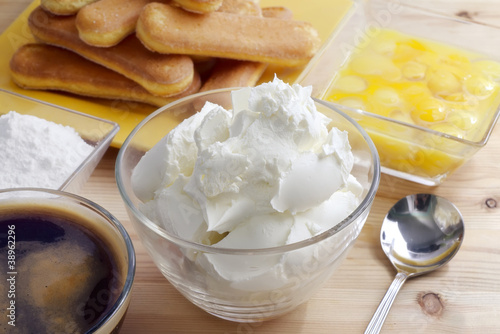 Photo: creame for tiramisu creame for tiramisu