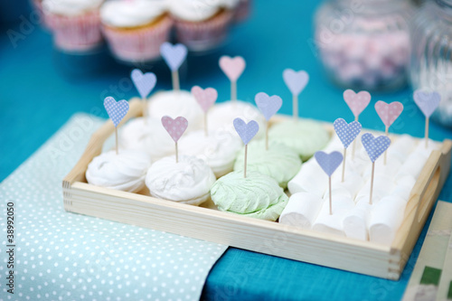 Photo: Delicious wedding marshmallows with heart-shaped sticks Delicious wedding marshmallows with heart-shaped sticks