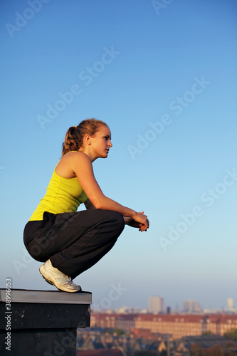 Foto: Traceur Preparing To Participate In Parkour Traceur Preparing To Participate In Parkour