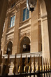 grille dorée palais royal à Paris