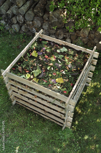 Photo: Composteur / Bac à compost Composteur / Bac à compost