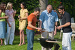 Freunde beim grillen