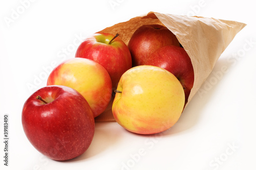 Photo: Eine Papiertüte Äpfel Eine Papiertüte Äpfel