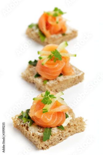 Foto: Canapes mit Räucherlachs Canapes mit Räucherlachs