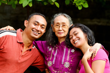 asian mother daughter