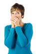 Junge Frau mit den Händen vor dem Mund