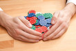 Hand und Pokerchips