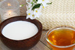 Pflegebad mit Milch und Honig