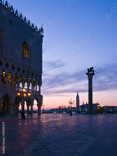 Photo: Doge's Palace at dawn in Venice Doge's Palace at dawn in Venice