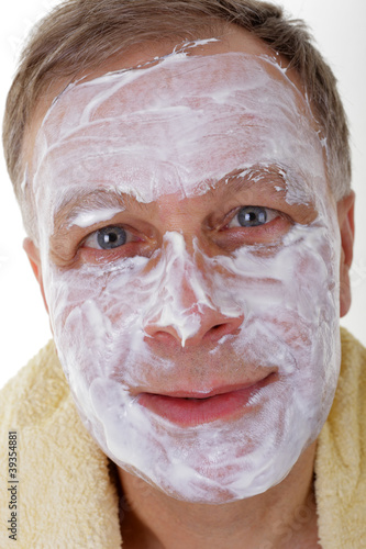 Foto: Gesichtsmaske. Mann. Gesichtsmaske. Mann.