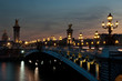 Pont alexandre III à Paris le soir