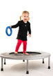 Kind auf Trampolin