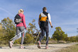 gemeinsam beim Nordic Walking