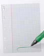 notes écrites en vert sur feuille de papier quadrill
