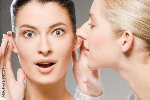Foto: sharing secrets sharing secrets