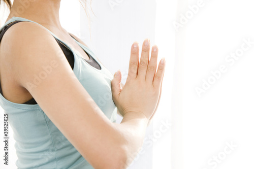 Photo: 合掌している女性の手元 合掌している女性の手元