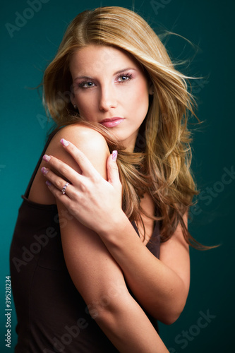 Photo: Portrait of beautiful young woman Portrait of beautiful young woman