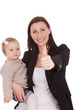 frau mit kind daumen hoch