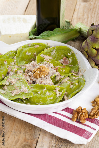 Photo: Ravioli pasta with artichoke cheese and nuts Ravioli pasta with artichoke cheese and nuts