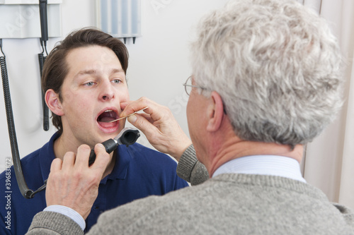 Photo: Laryngitis Laryngitis