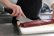 Der Koch bei der Arbeit - Wild, Fleisch schneiden, Portionieren