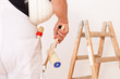 Foto: Anstreicher mit leiter pinsel Anstreicher mit leiter pinsel