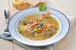 Käftige Fleischsuppe mit Schnittnudeln